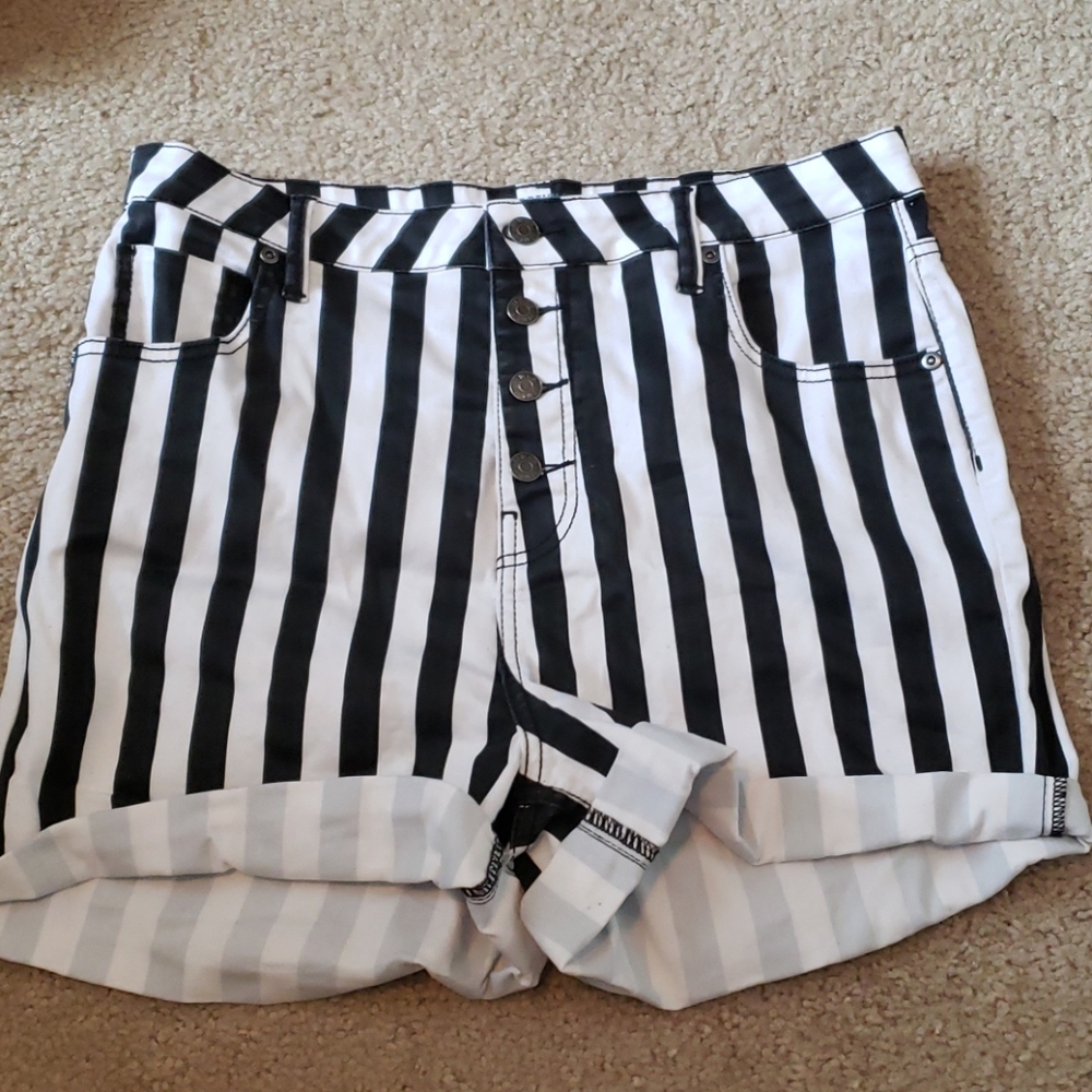 Hot topic ultra hi-rise shorts